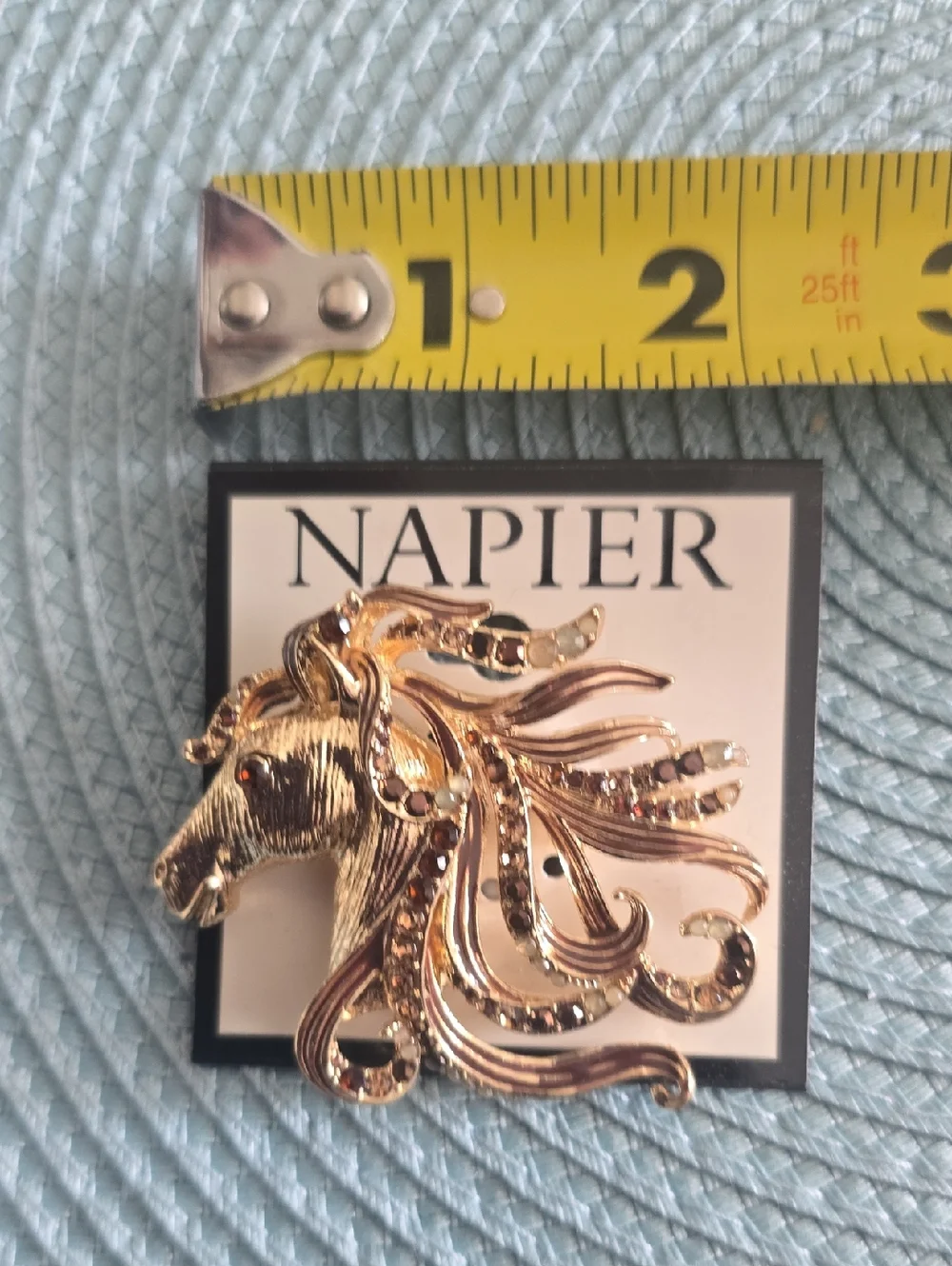 NAPIER BRAND BEAUTIFUL GOLDTONE HORSE FASHION JEWELRY PIN BROOCH